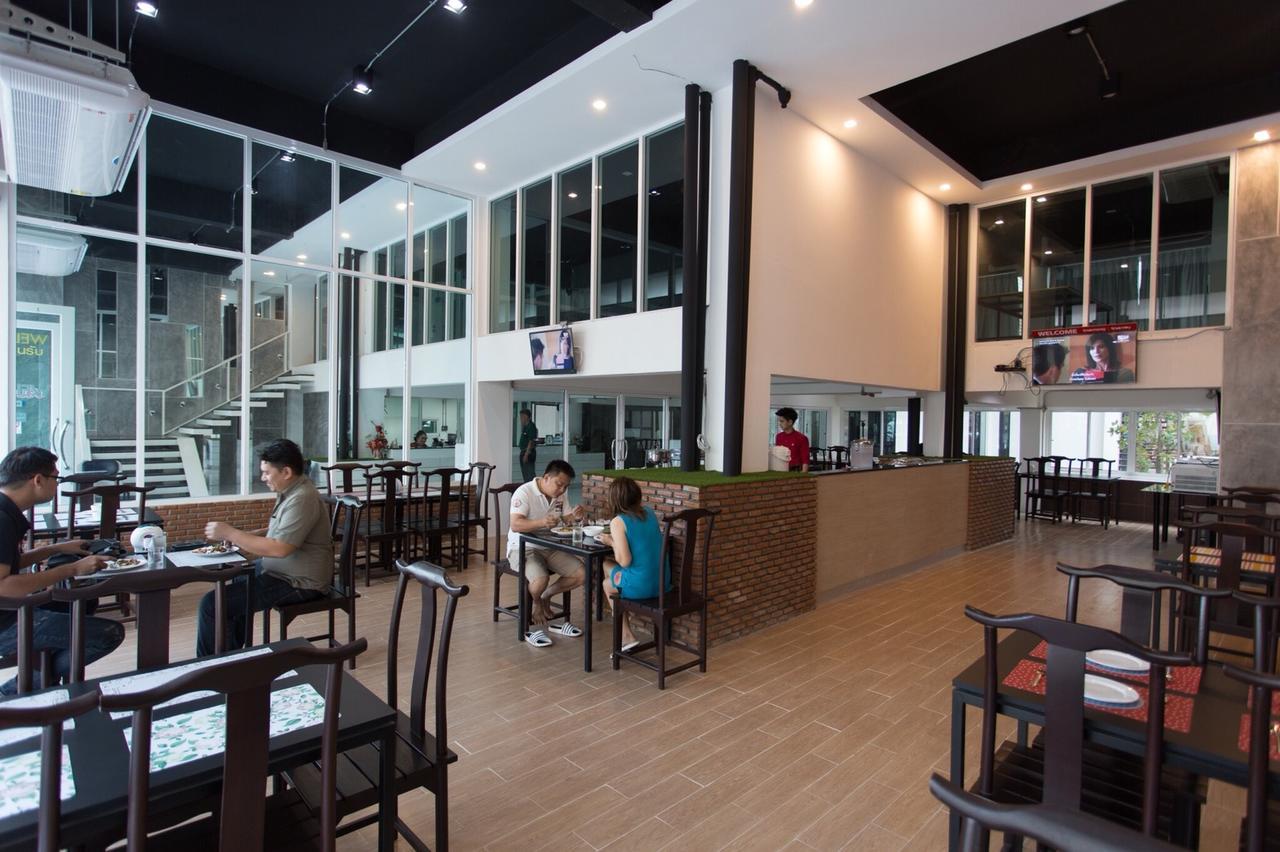Vatchara Northgate Hotel Nakhon Sawan Exterior foto
